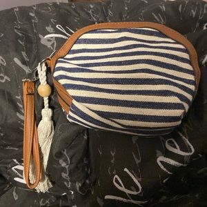 Never used Beach vibes cute clutch.